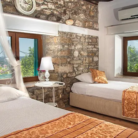 The Castle Hotel *
